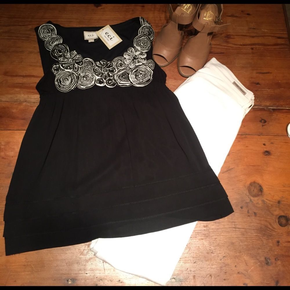 NWT eci detail blouse
